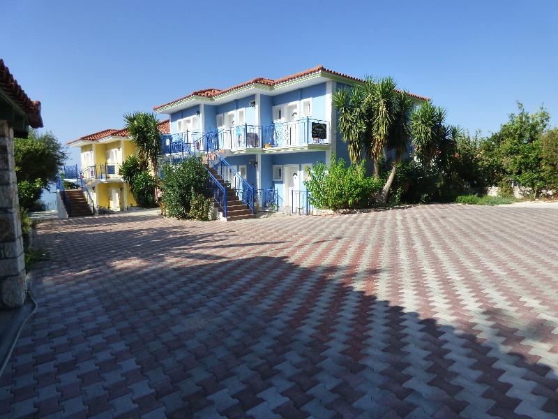 Milos Studios Лурдата Екстер'єр фото