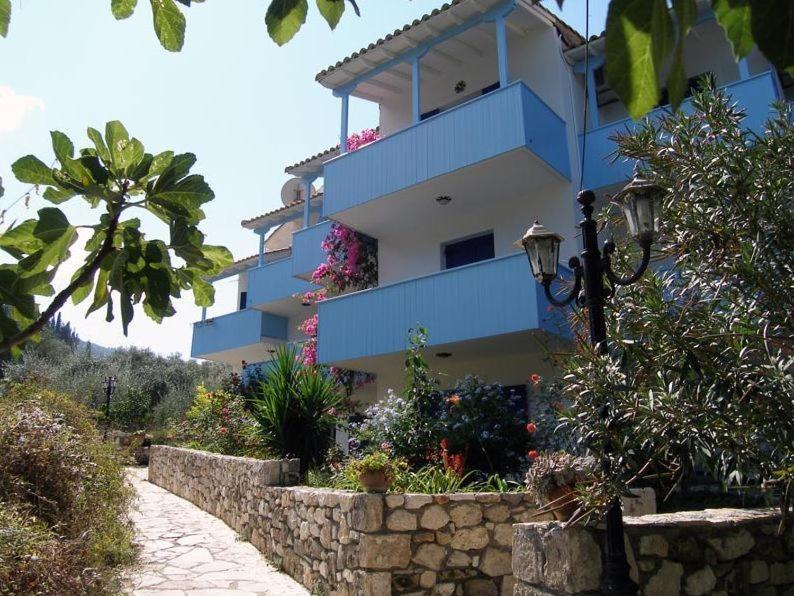 Milos Studios Лурдата Екстер'єр фото